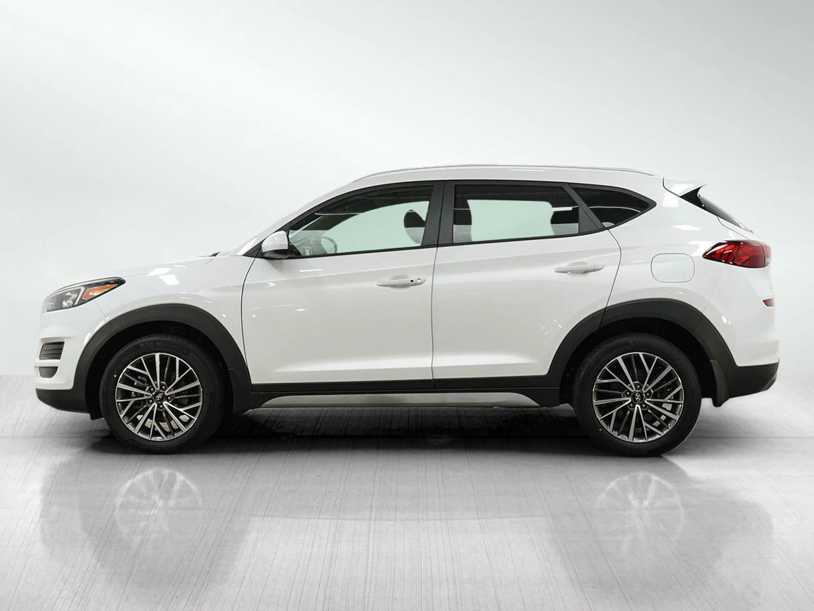 Used 2019 Hyundai Tucson SEL with VIN KM8J3CAL6KU950232 for sale in Burnsville, Minnesota