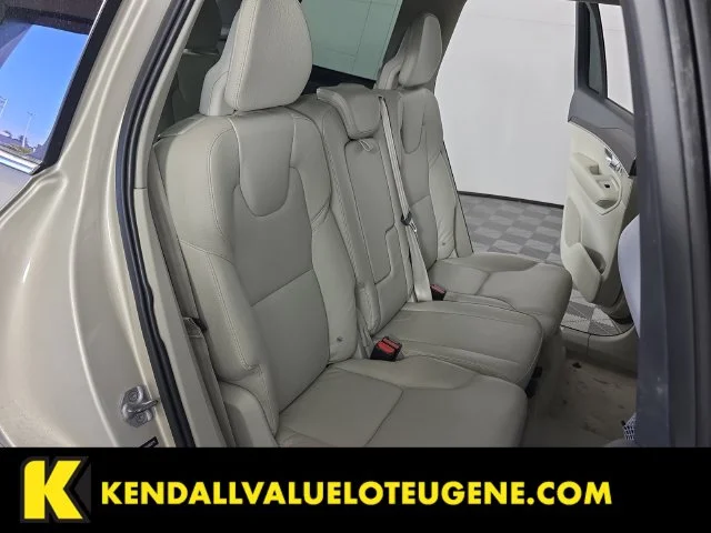 Used 2016 Gold Volvo T6 Momentum image 28