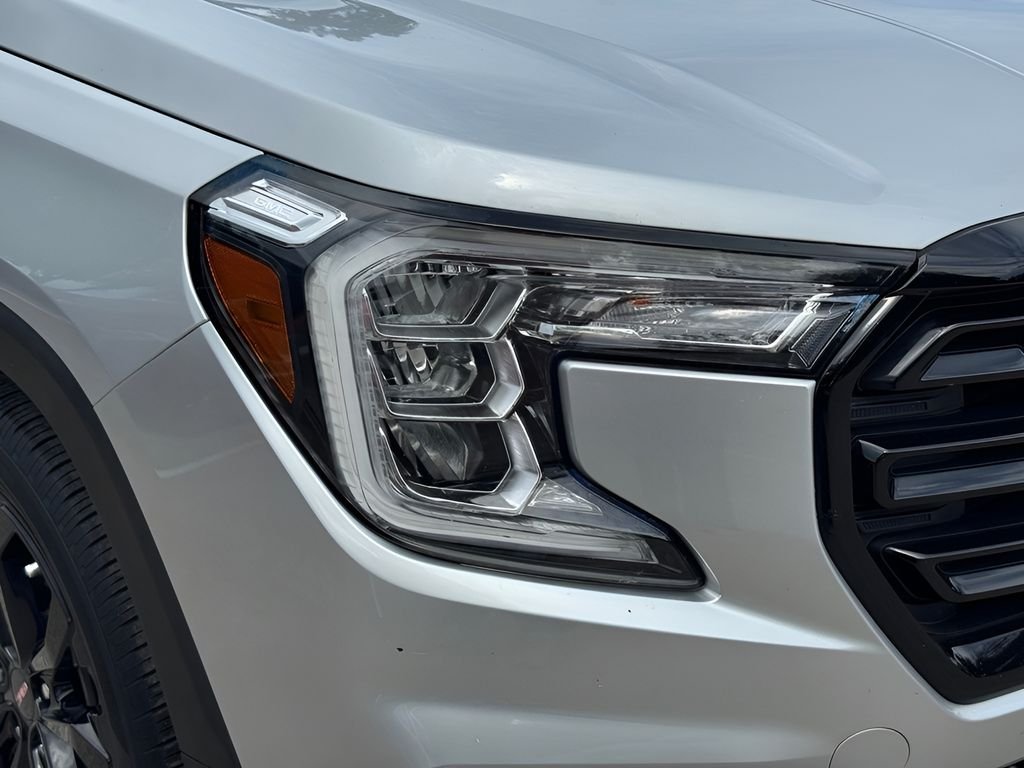 Used 2022 Silver GMC SLE image 9