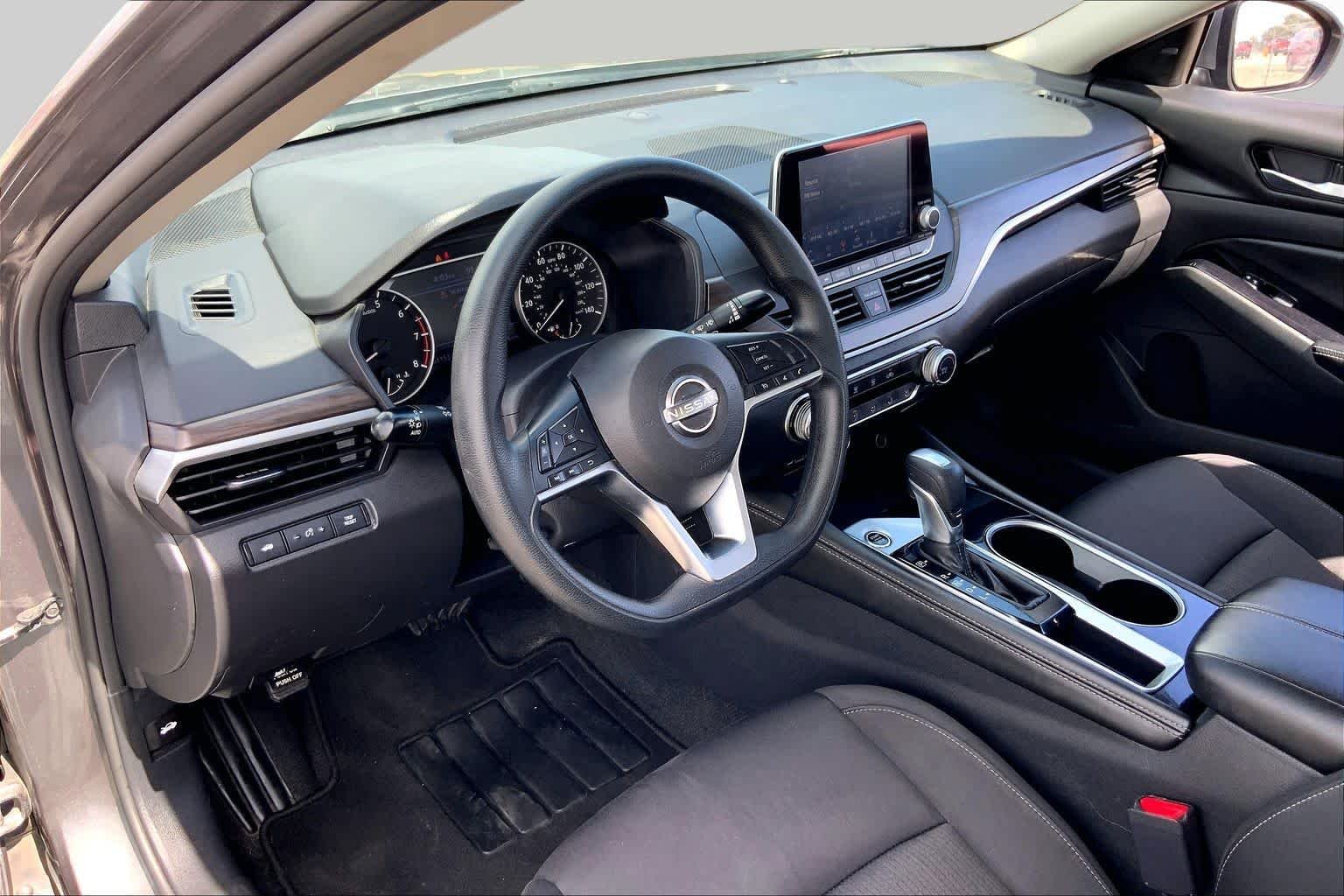 Used 2023 Gun Metallic Nissan 2.5 SV image 17