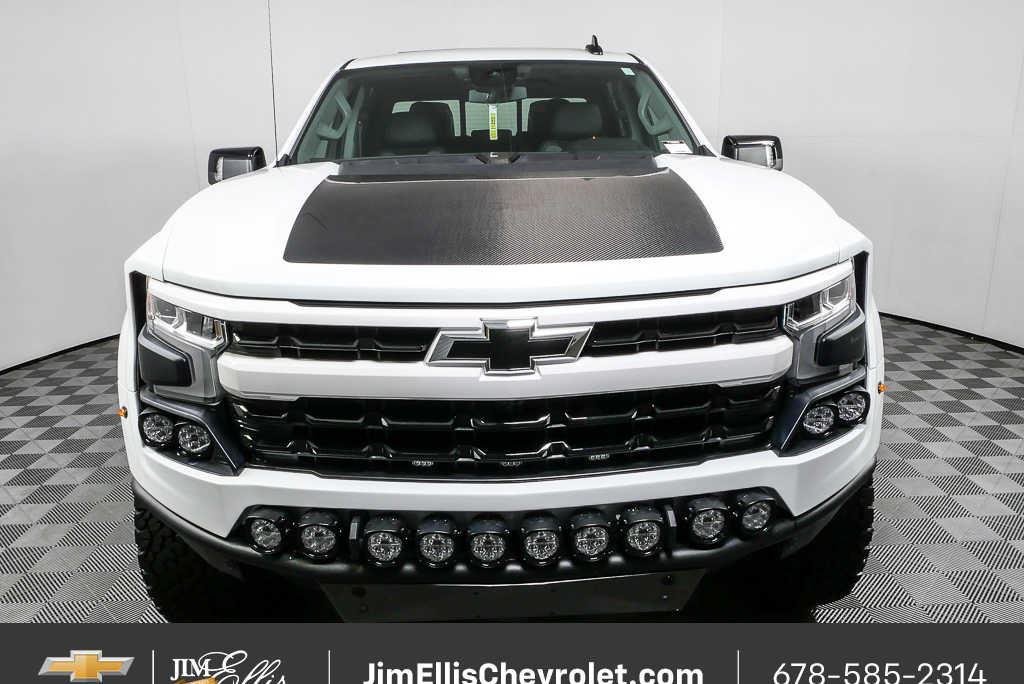New 2025 Summit White Chevrolet RST image 28