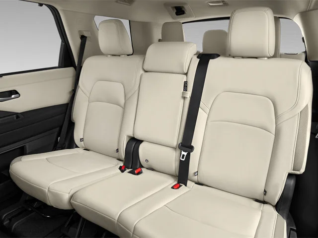 Used 2025 Everest White Pearl Tricoat Nissan Platinum image 11
