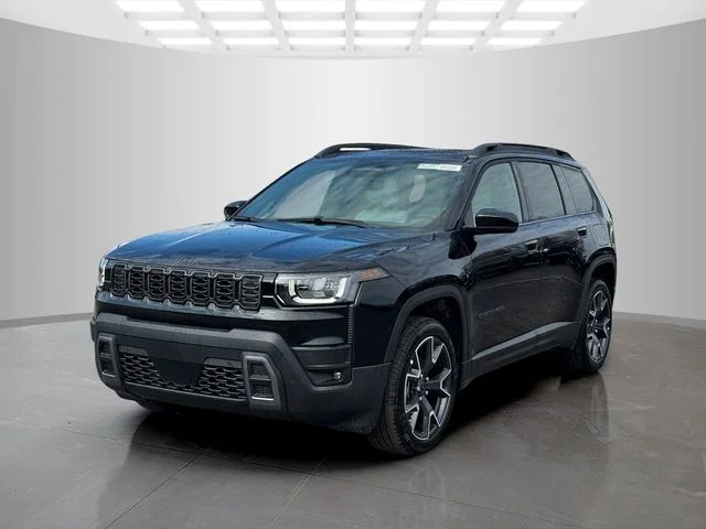 New 2026 Diamond Black Crystal Pearl-Coat Exterior Paint Jeep Overland image 3