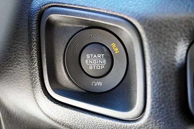 New 2026 Bright White Clear-Coat Exterior Paint Jeep Sport S image 34