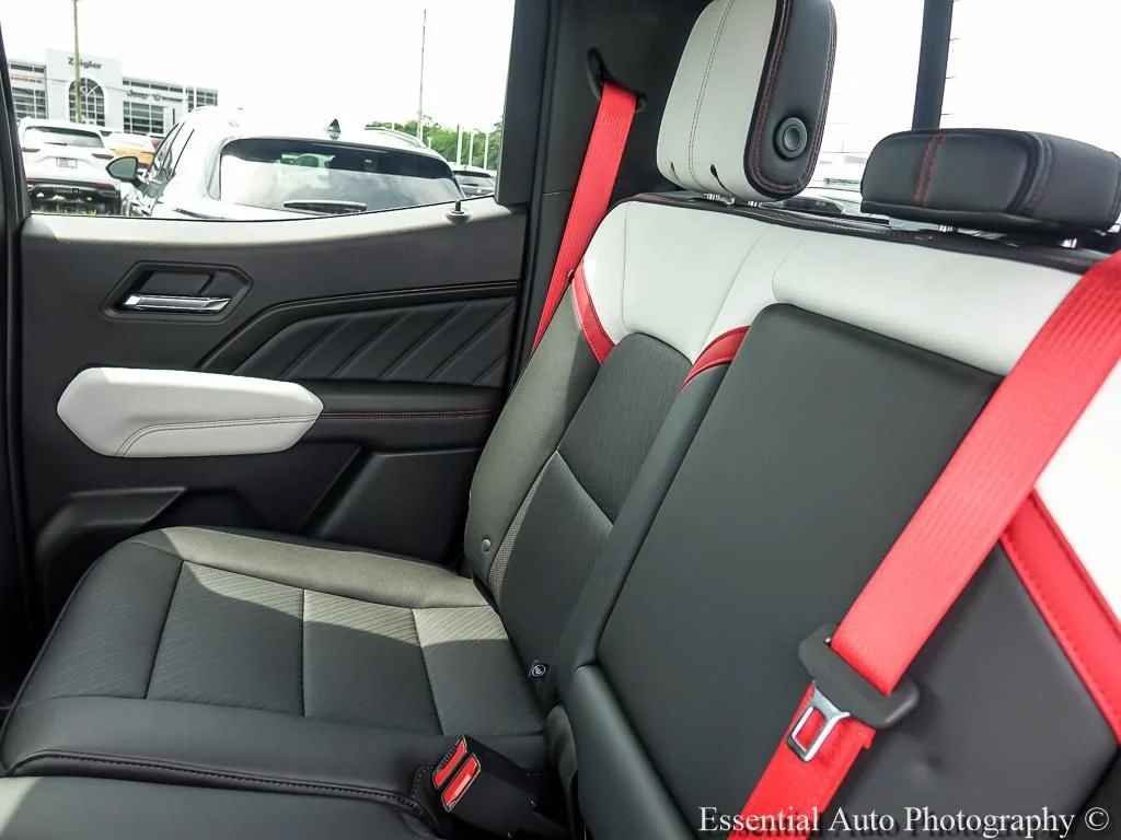 2026 GMC Canyon AT4X - Photo 13