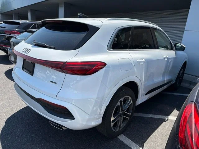 Used 2025 White Audi  image 3