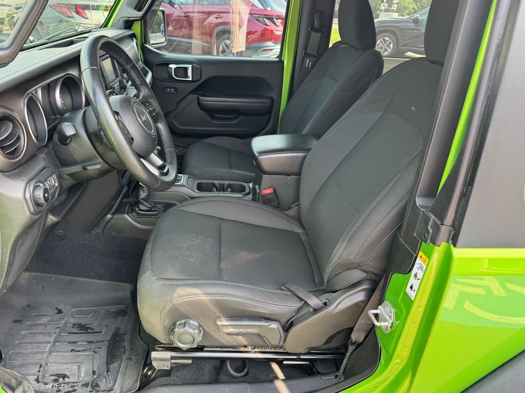 Used 2018 Green Jeep Sport S image 5