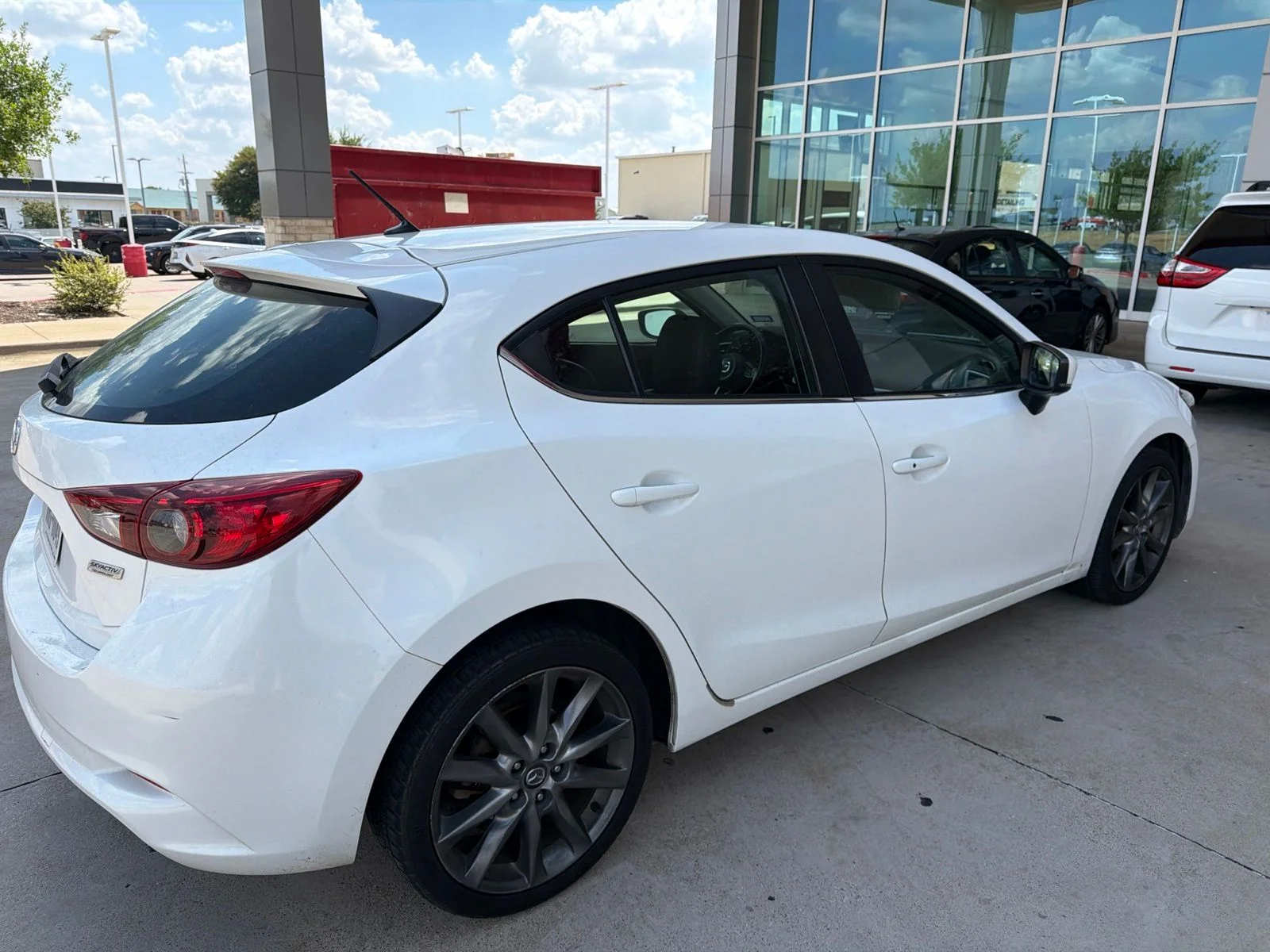 Used 2018 White Mazda Touring image 18
