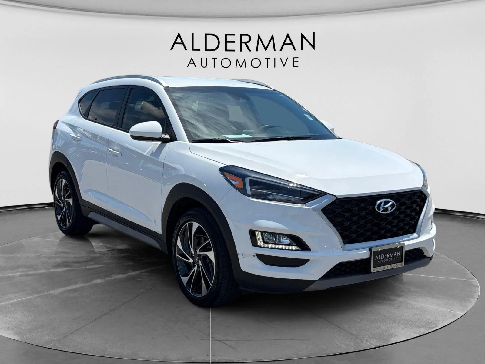Used 2019 Dazzling White Hyundai Sport image 7