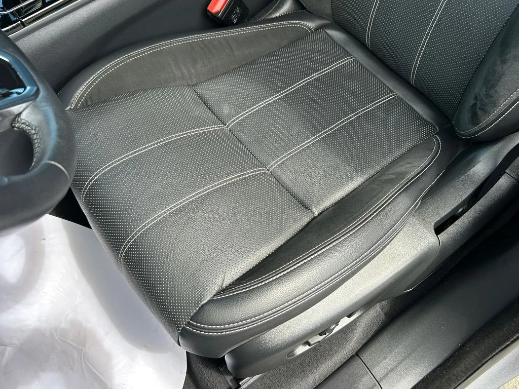 Used 2023 Gray Land Rover R-Dynamic S image 15