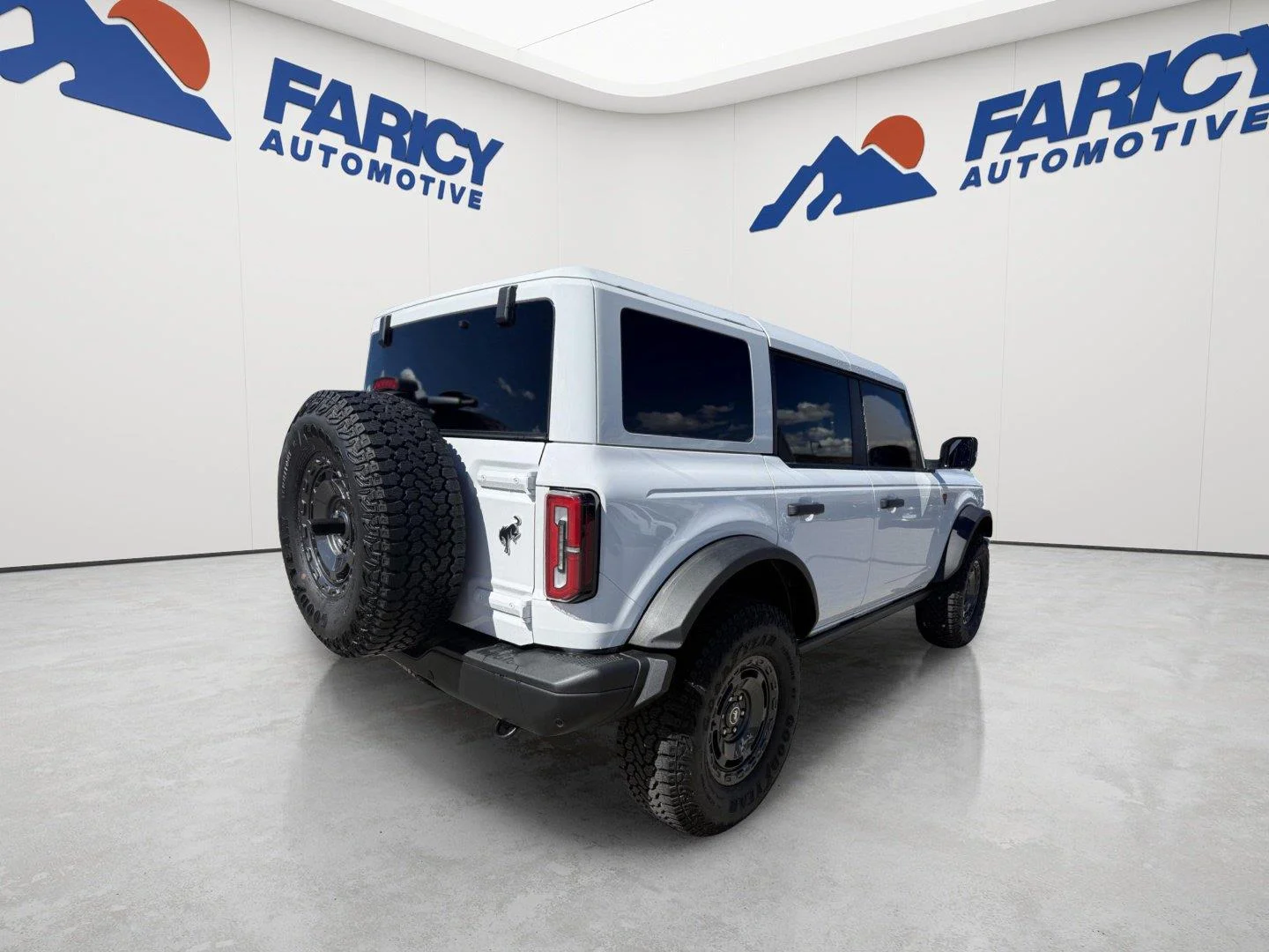 Used 2025 Oxford White Ford Badlands image 5