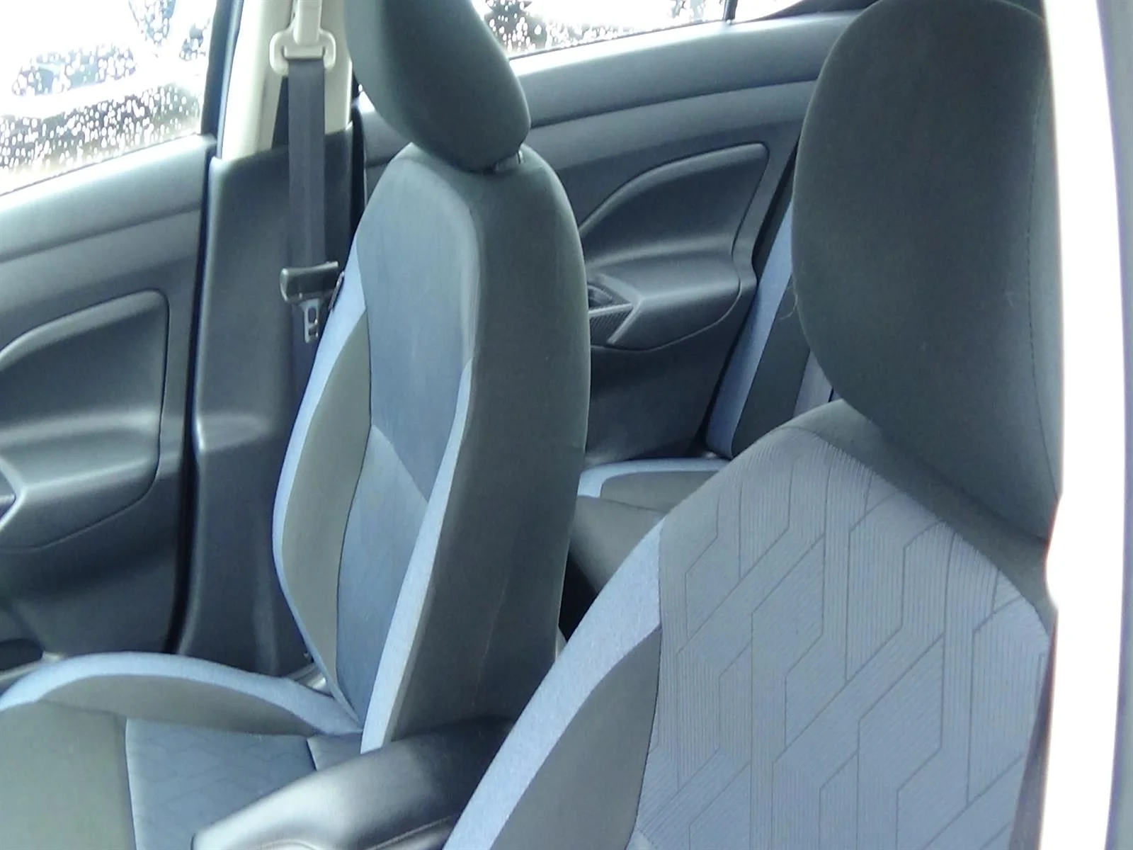 Used 2025 Super Black (kh3) Nissan SV image 16