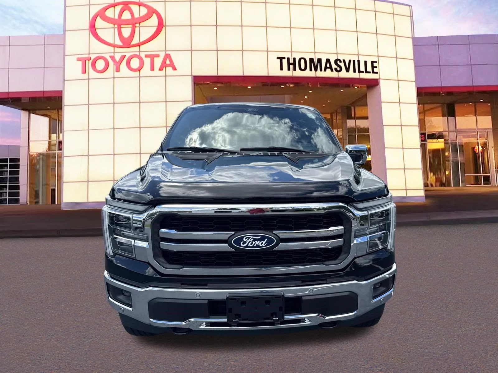 Used 2025 Black Metallic Ford Lariat image 2