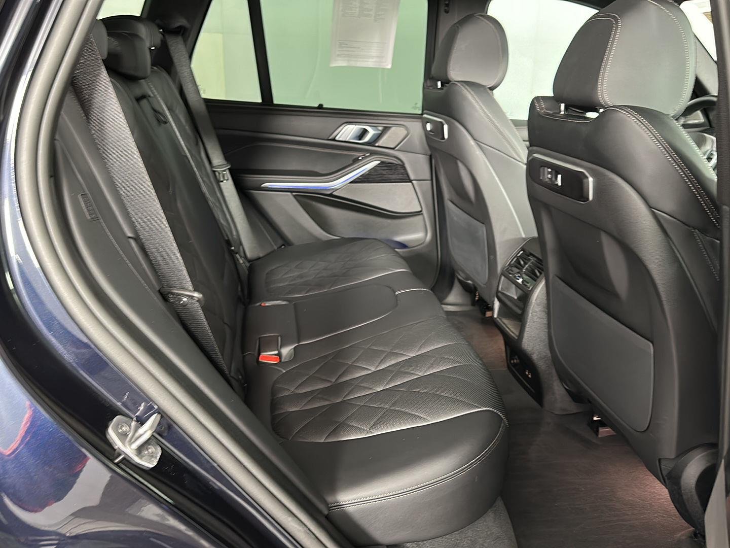 New 2026 Carbon Black Metallic BMW xDrive40i image 26
