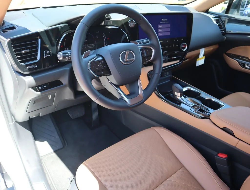 Used 2026 White Lexus 350 Premium image 31