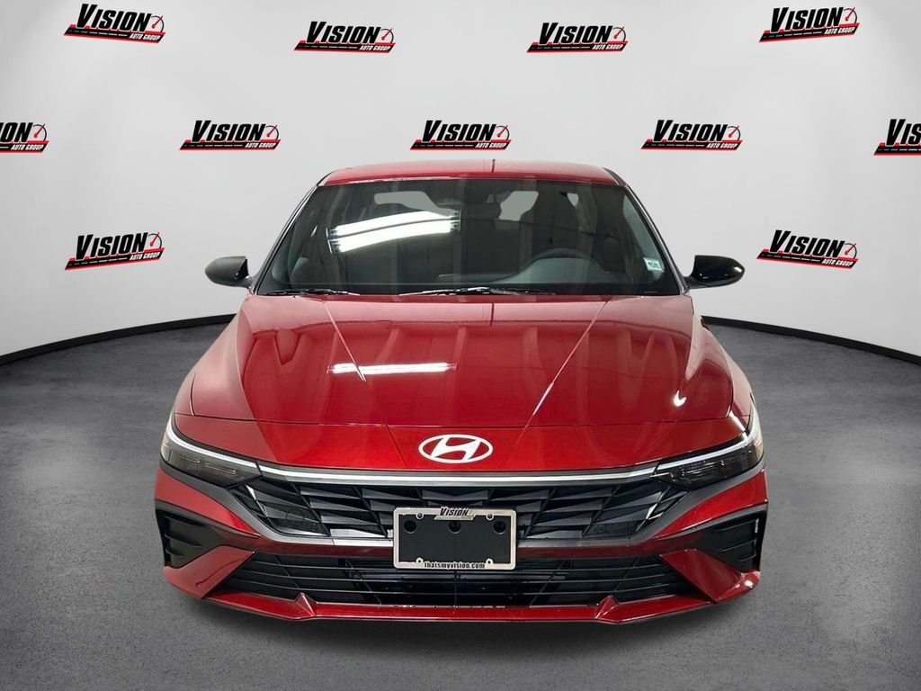 Used 2025 Red Hyundai SEL Sport image 2