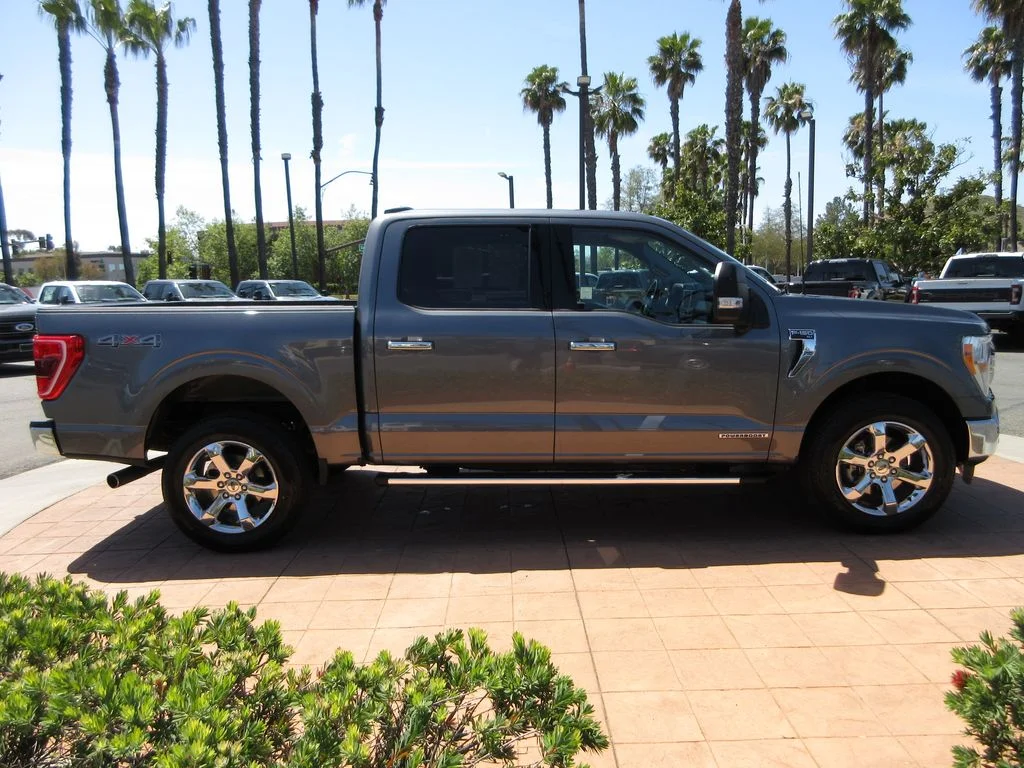 Certified Used 2023 Gray Metallic Ford XLT image 5