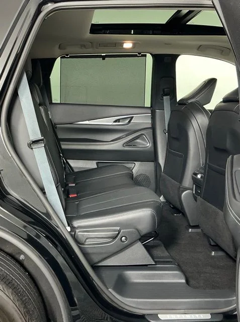 Certified Used 2025 Mineral INFINITI LUXE image 25