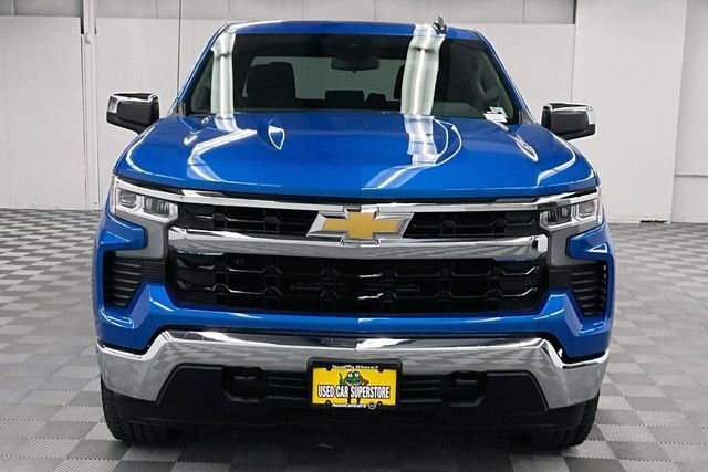 Used 2025 Riptide Blue Metallic Chevrolet LT image 4