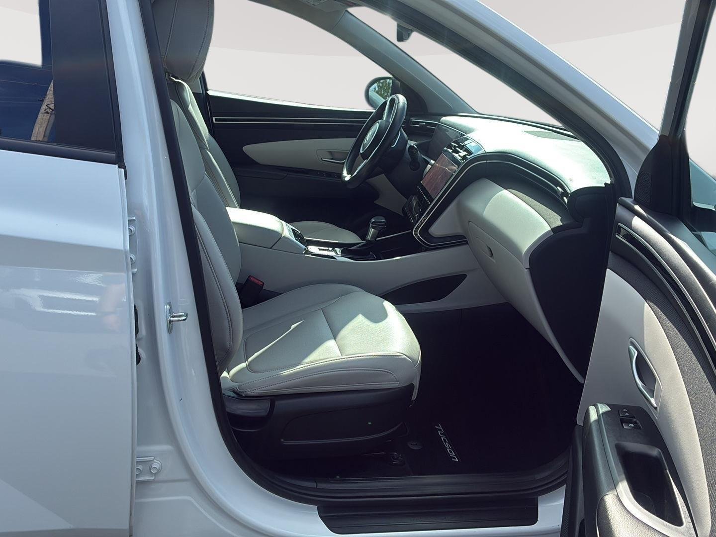 Used 2024 White Pearl Hyundai SEL image 10