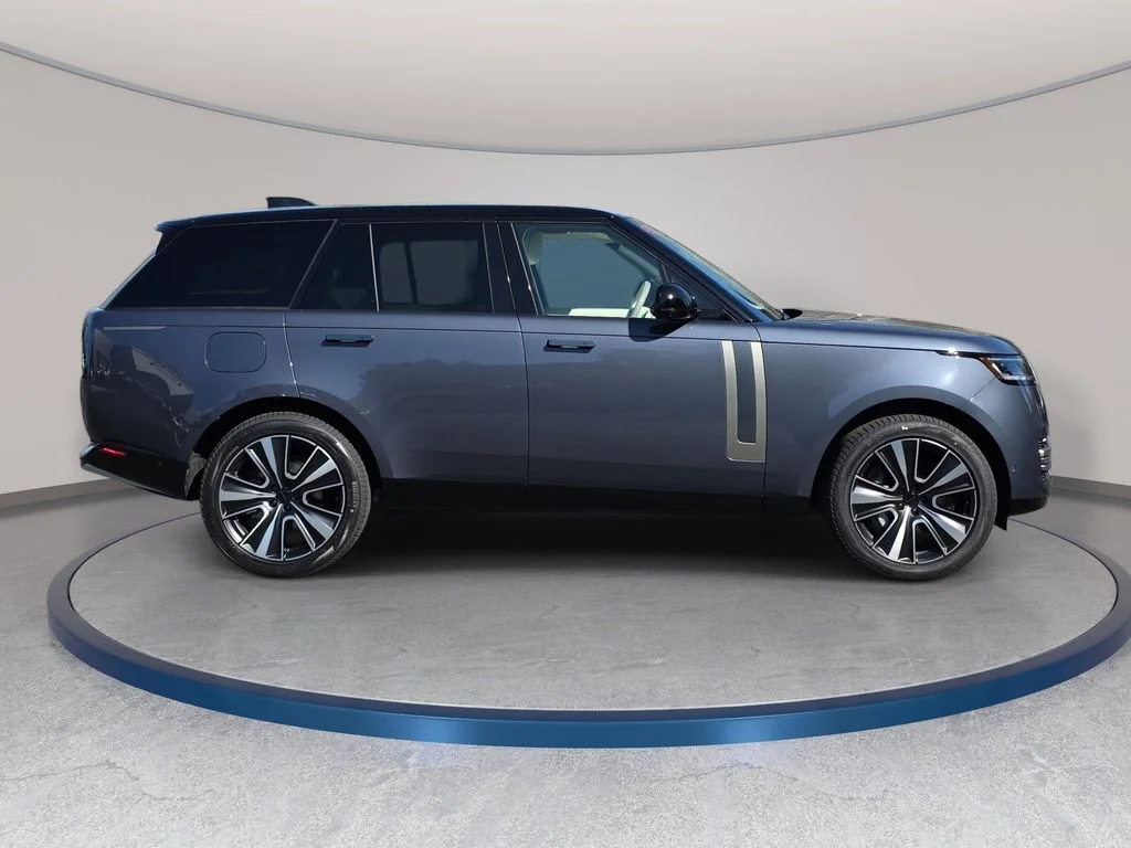 New 2026 Varesine Blue LAND ROVER SE image 4