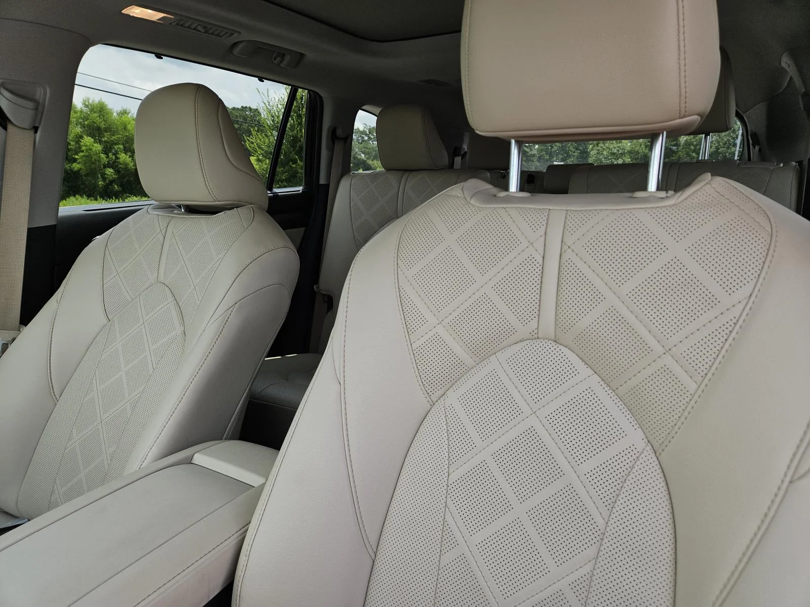 Used 2024 Black Toyota Platinum FWD (Natl) image 26