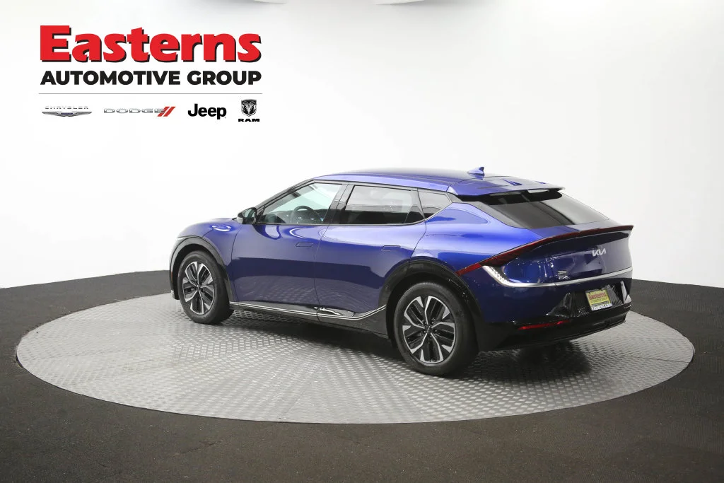 Used 2023 Blue Kia Wind image 65