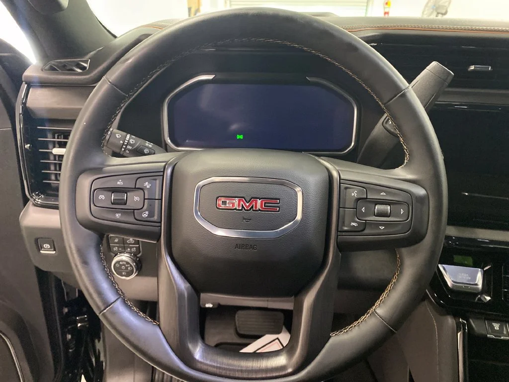 Used 2026 Onyx Black GMC AT4 image 18