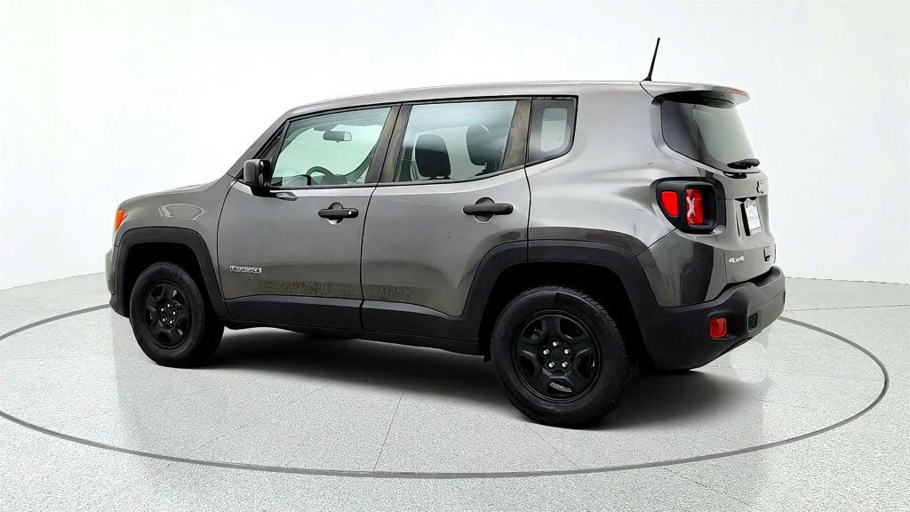 Used 2019 Granite Crystal Metallic Clearcoat Jeep Upland 4x4 image 7
