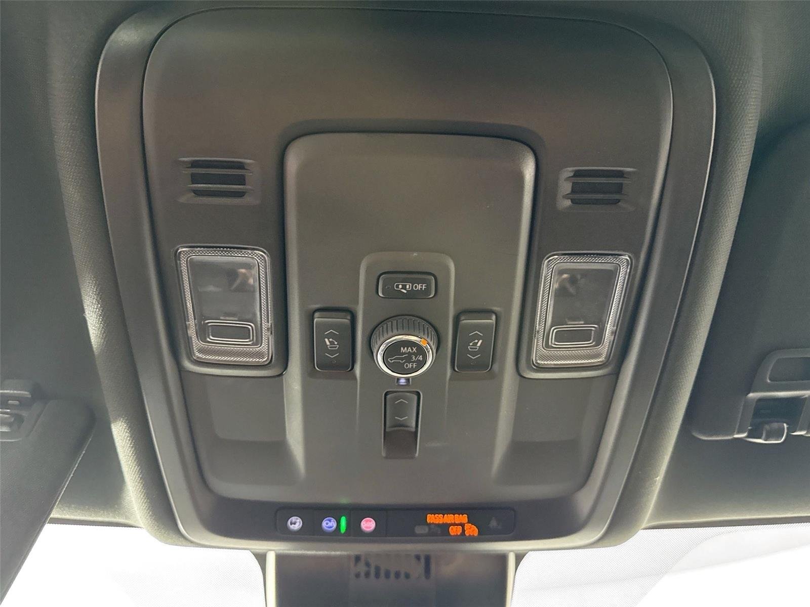 Used 2025 Onyx Black GMC Denali image 6