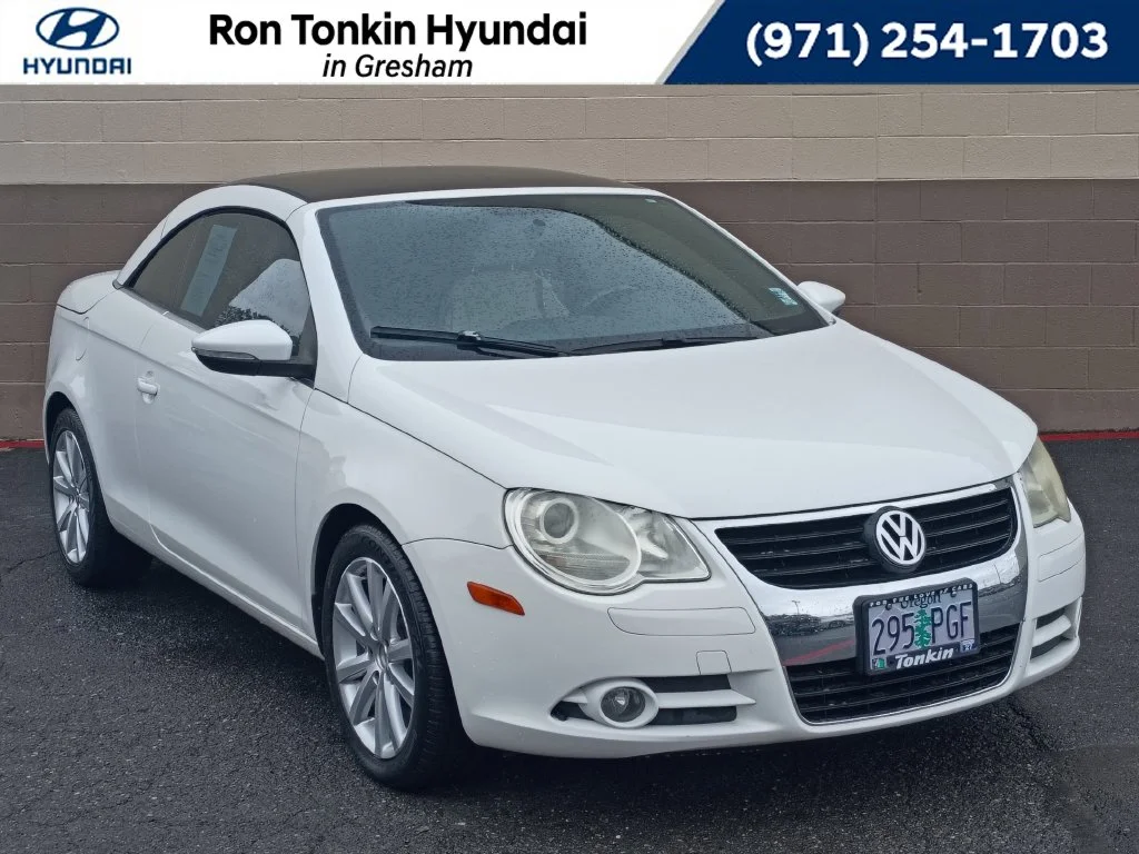 Used 2009 Candy White Volkswagen Komfort Edition image 1