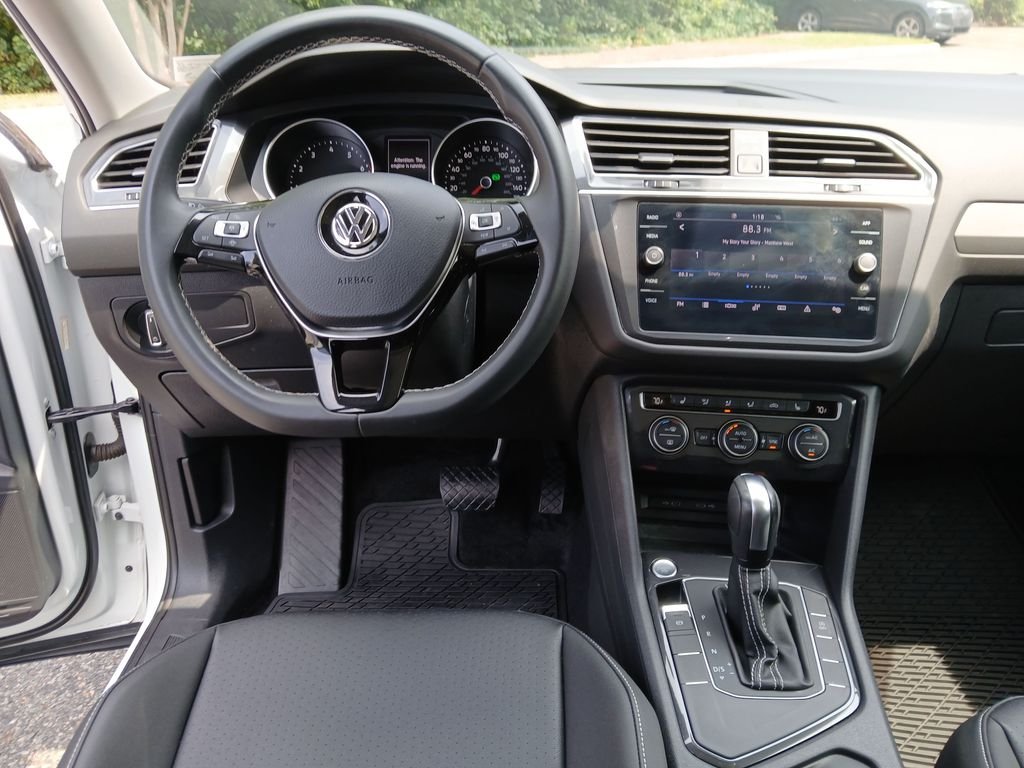 Used 2021 White Volkswagen  image 18