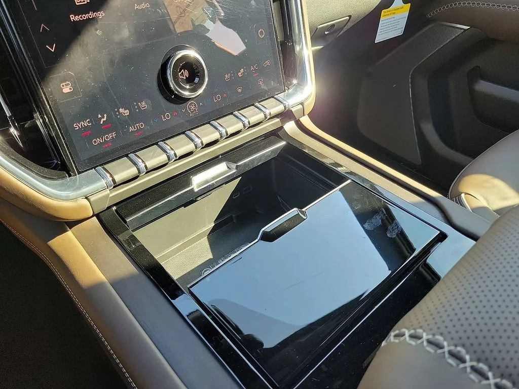 2026 GMC Yukon Denali Ultimate - Photo 25