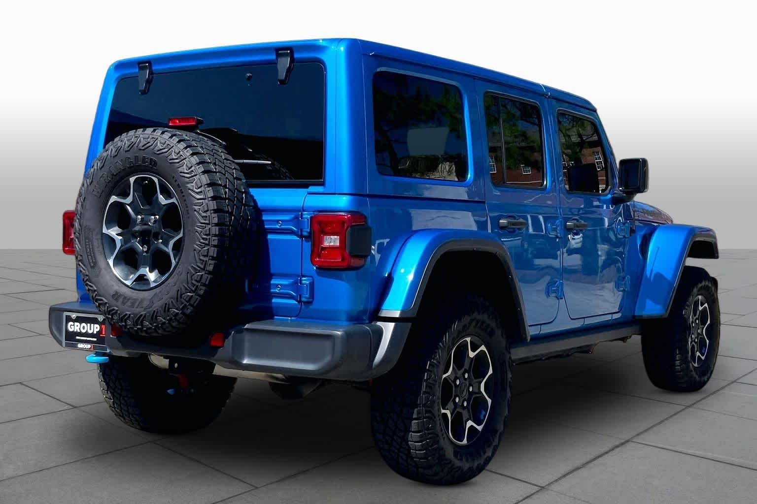 Used 2022 Hydro Blue Pearlcoat Jeep Unlimited Rubicon image 13
