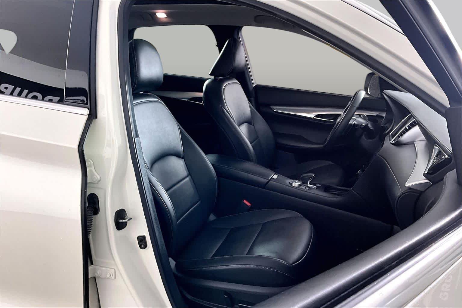Used 2020 Majestic White INFINITI LUXE image 9
