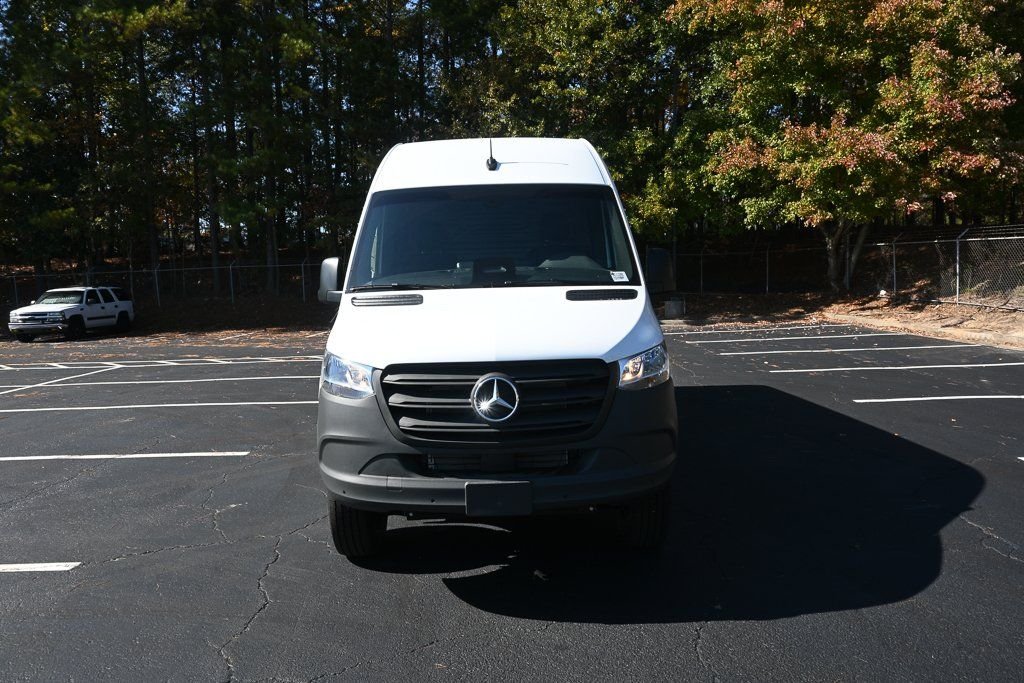 New 2026 Arctic White Mercedes-Benz Cargo 170 WB image 29