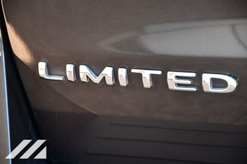 Used 2023  Ford Limited image 36