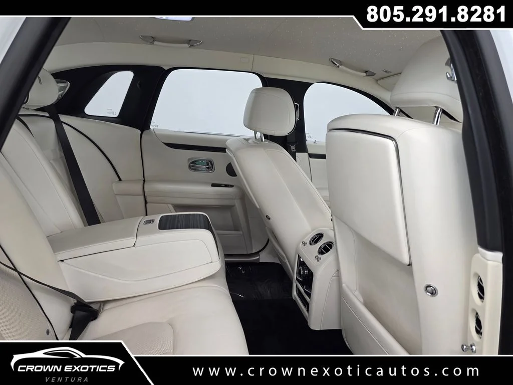 Used 2021  Rolls-Royce Base image 22