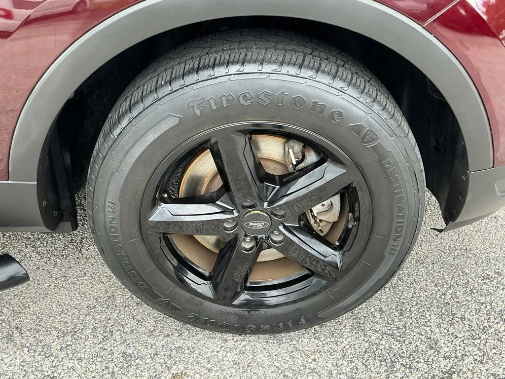 Used 2018 Red Ford XLT image 29