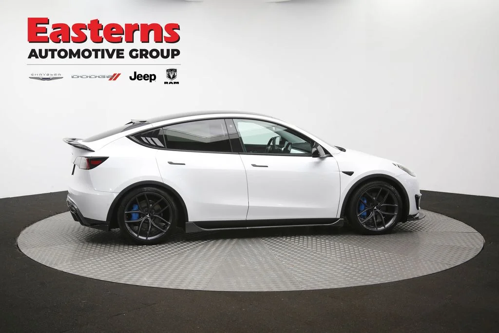 Used 2022  Tesla Performance image 40