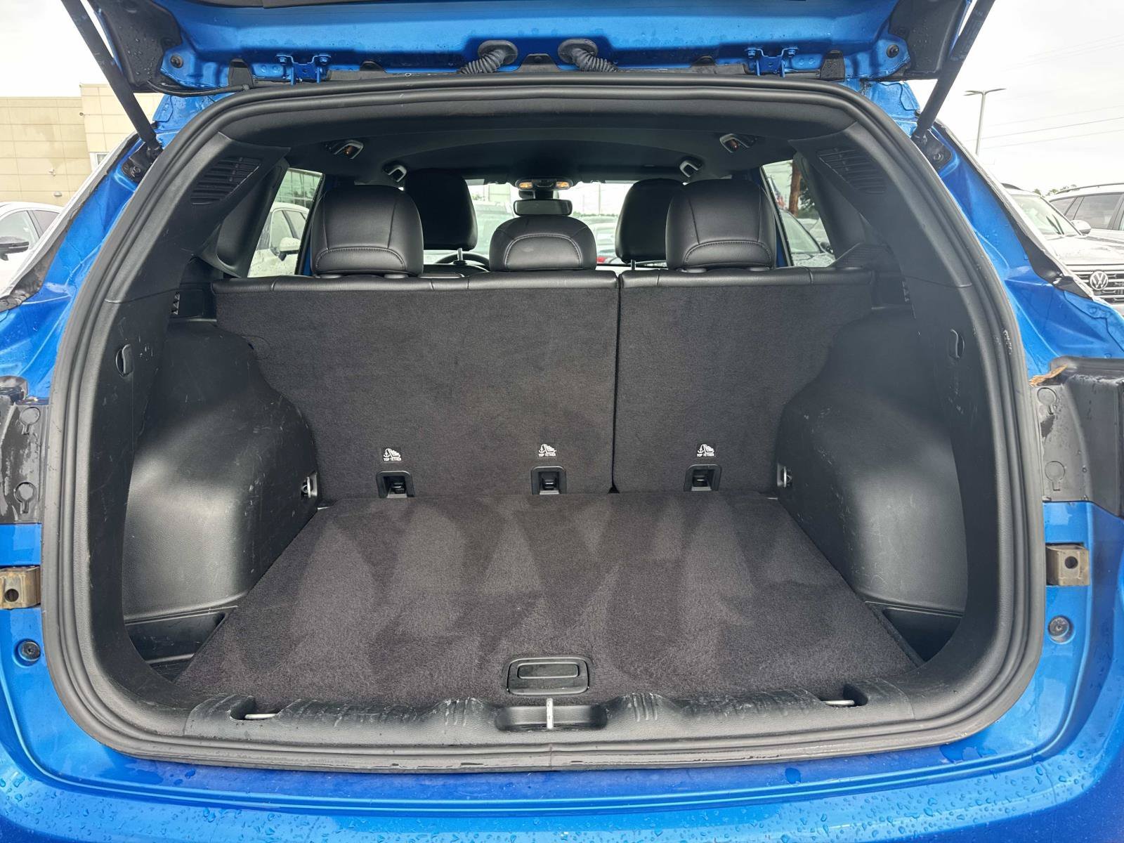 Used 2024 Blue Jeep Latitude image 9