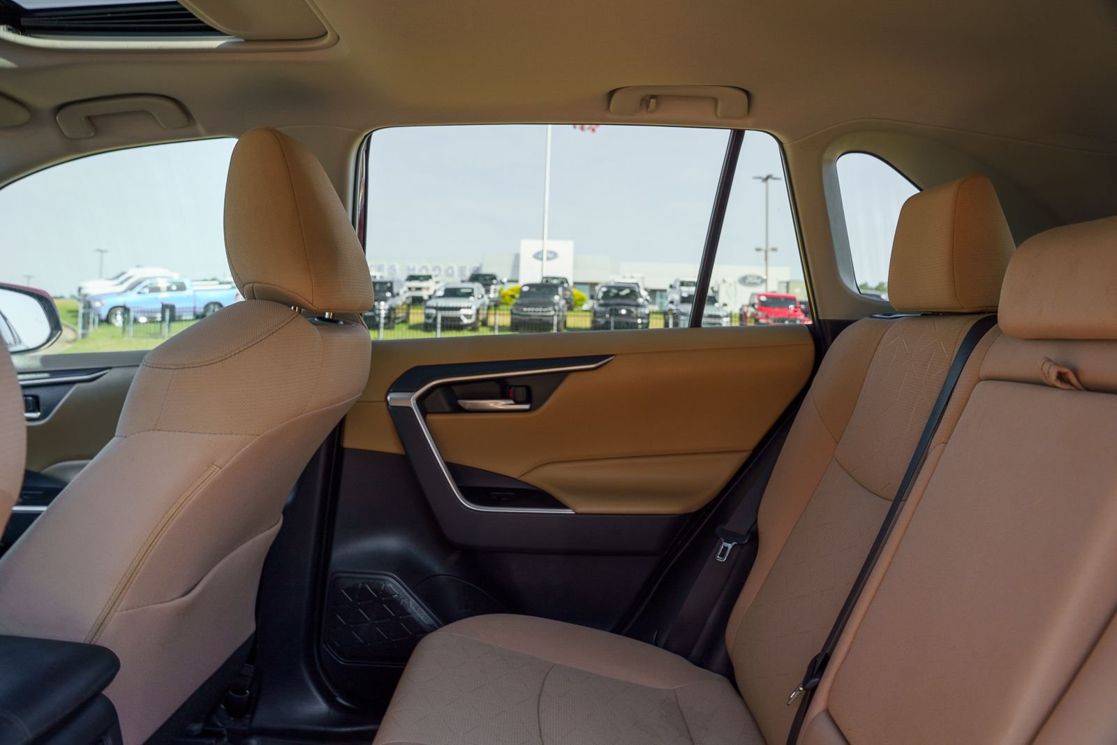 Used 2019 Red Toyota XLE image 19