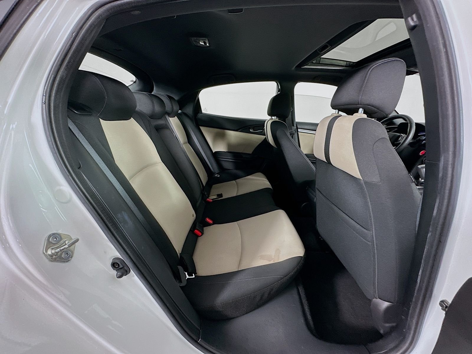 Used 2018 White Honda EX image 26