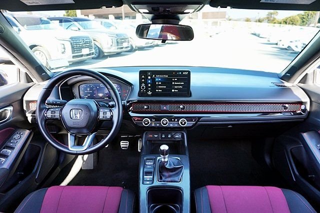 Used 2025  Honda Base image 17