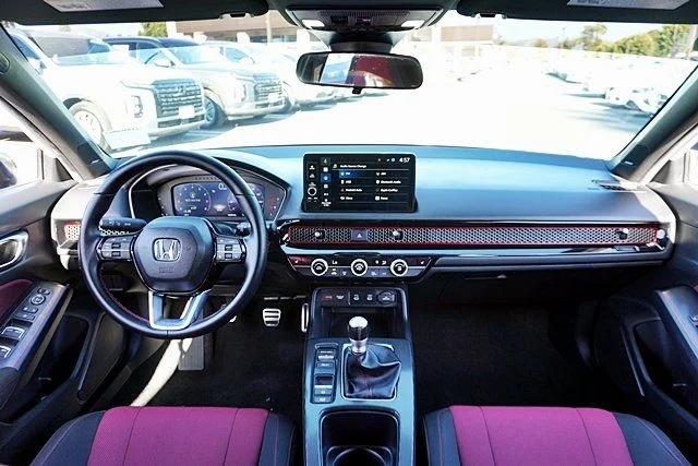 Used 2025  Honda  image 17