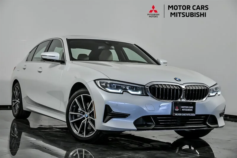 2020 BMW 3 Series 330i xDrive Sedan's photo