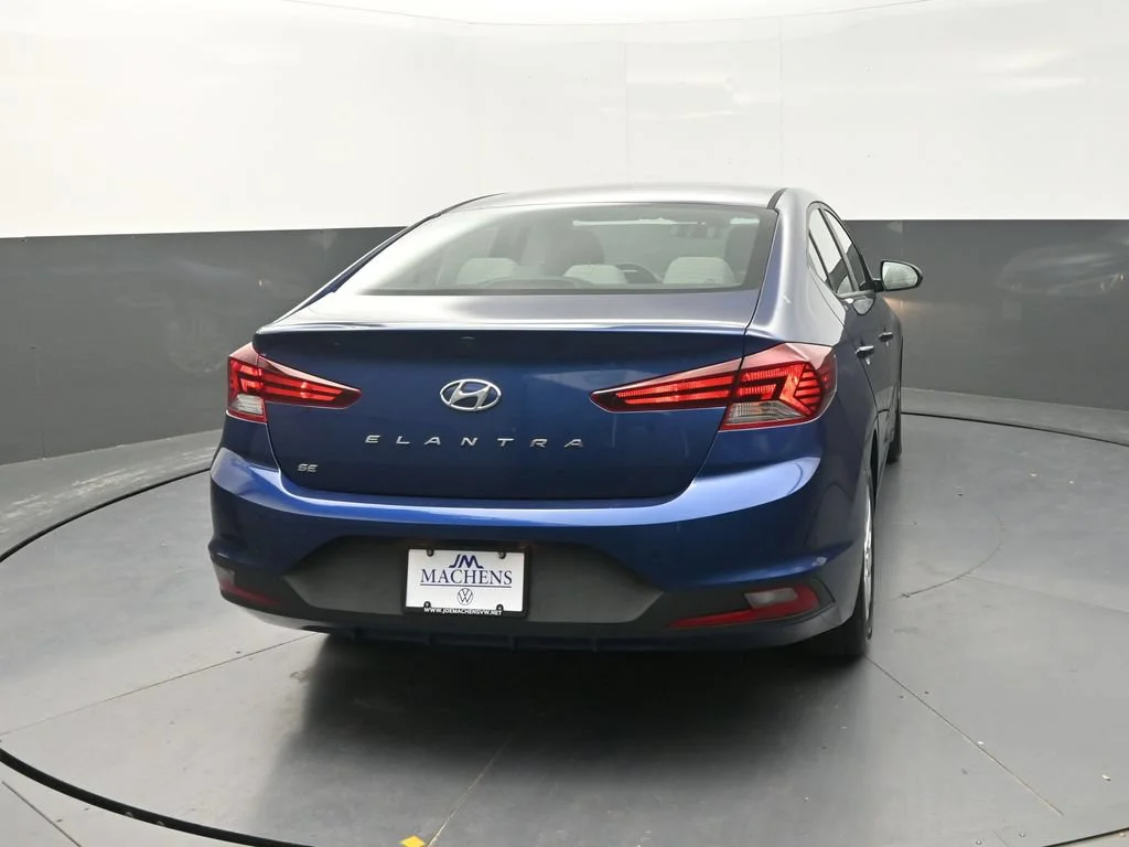 Used 2020 Blue Hyundai SE image 9