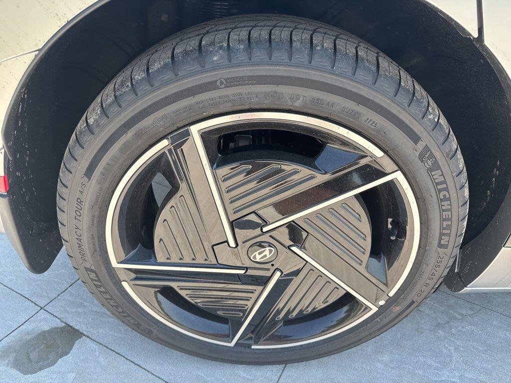 New 2026 Black Hyundai Limited image 11
