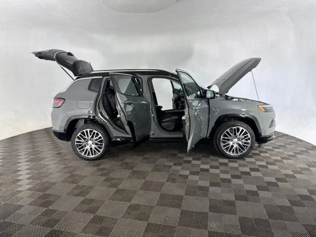 Used 2022 Gray Jeep Limited image 15