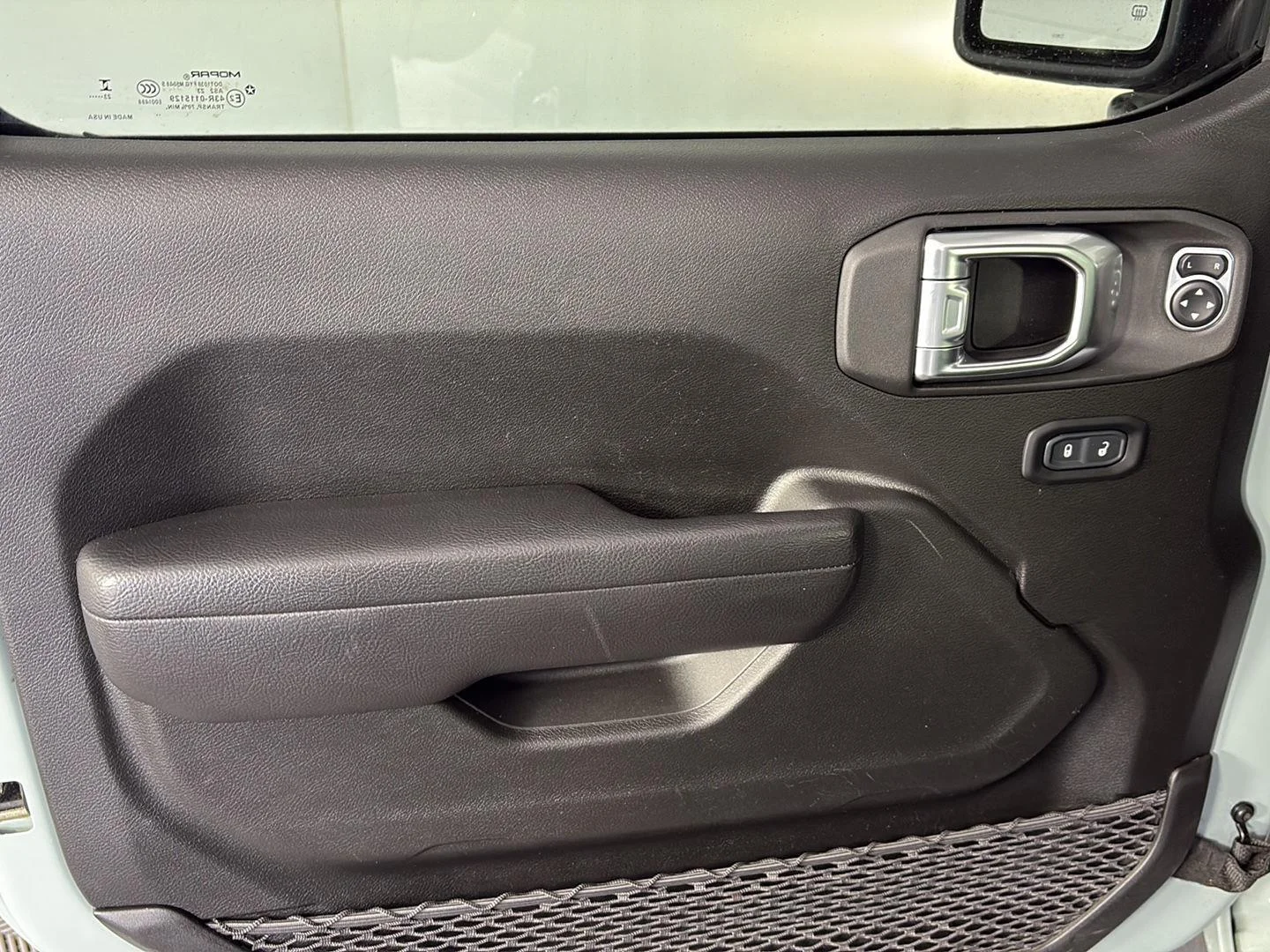 Used 2024 Earl Clearcoat Jeep Sport S image 26